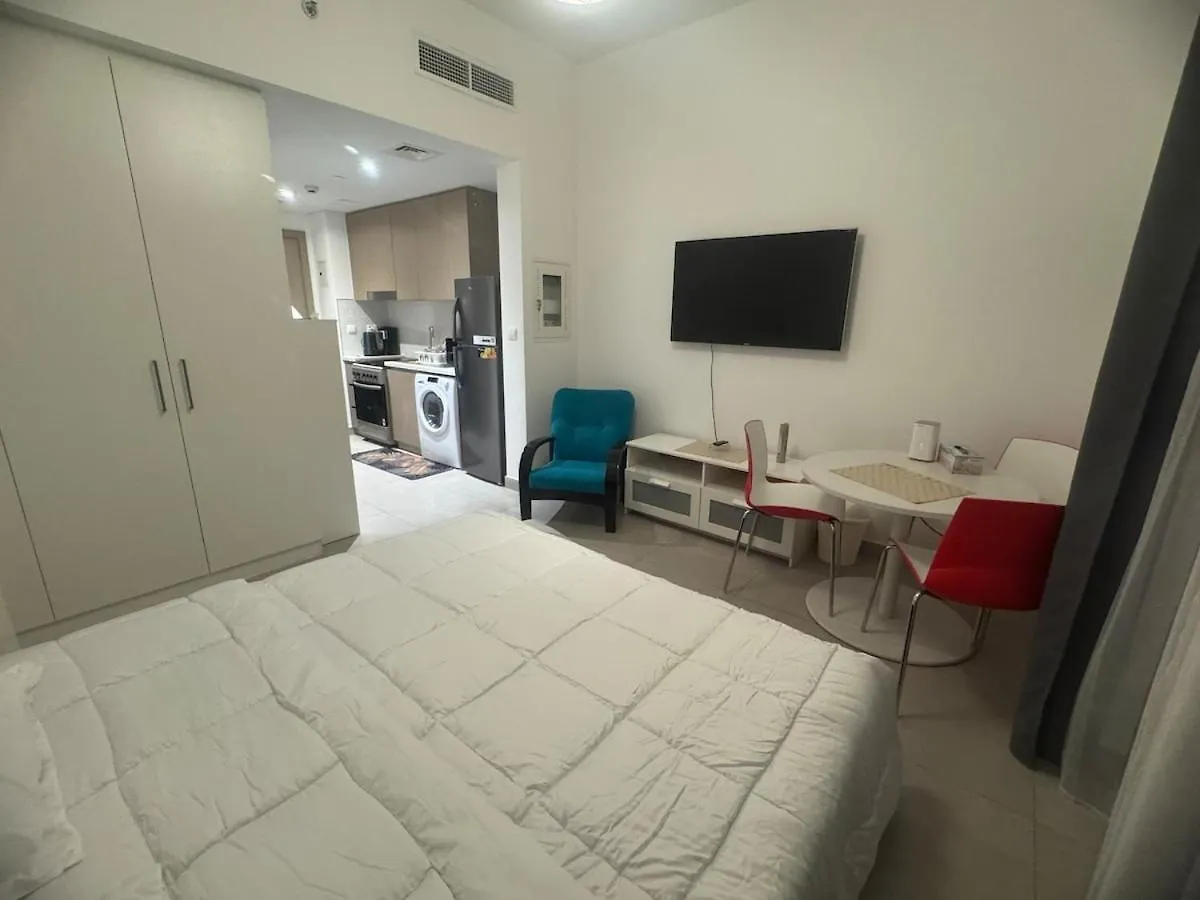 Apartment Double Bed, Prime Location, Beach Access,Pool View Sharjah United Arab Emirates