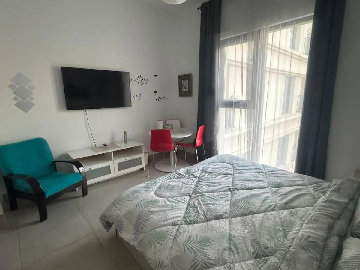 Apartment Double Bed, Prime Location, Beach Access,Pool View Sharjah