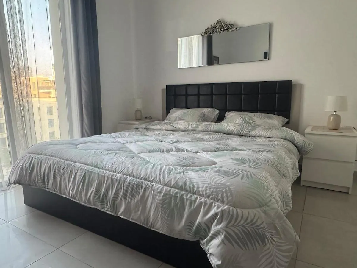 Double Bed, Prime Location, Beach Access,Pool View Sharjah 0*,